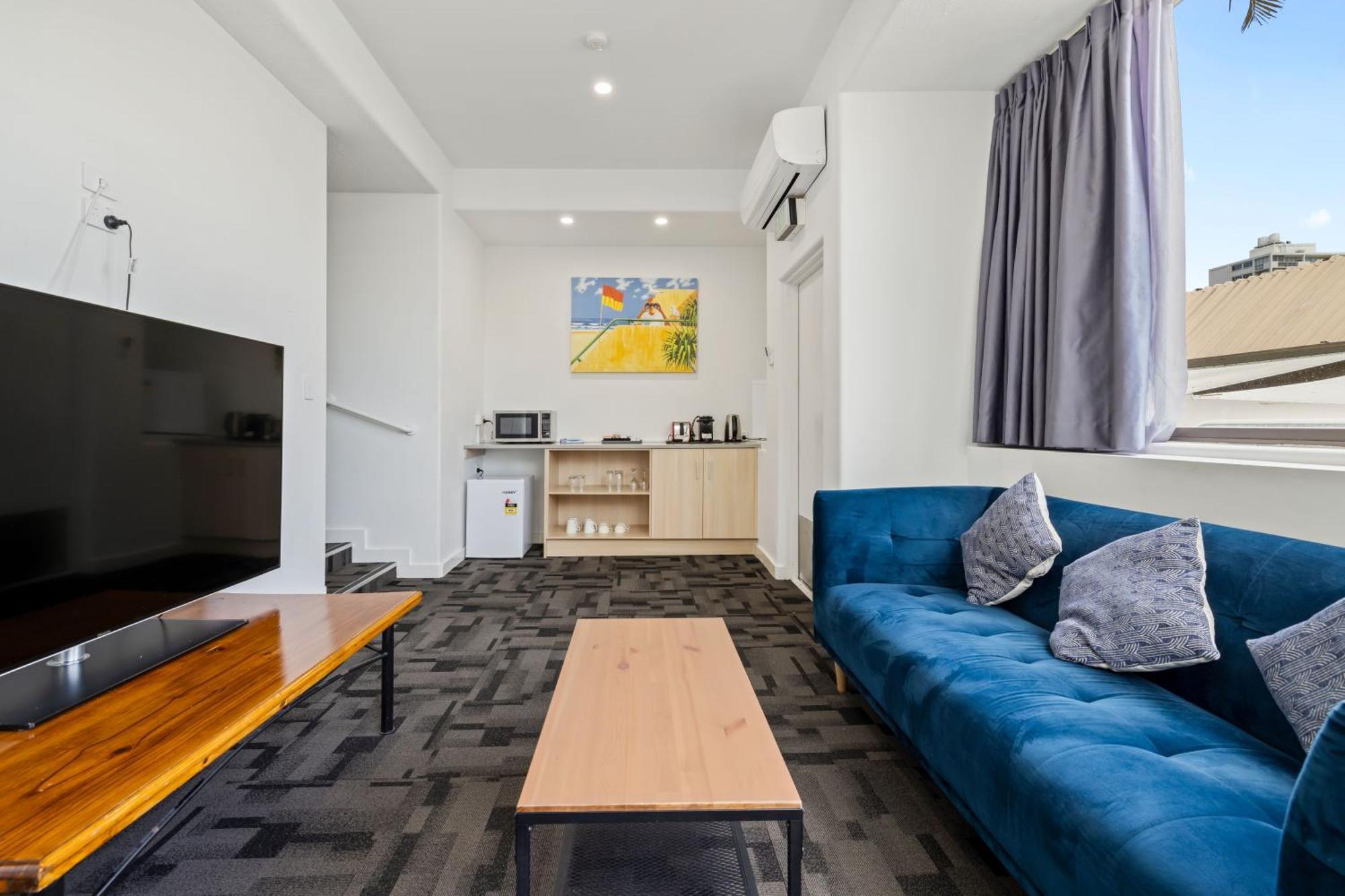 Tiki Hotel Apartments Surfers Paradise Гоулд Коуст Екстериор снимка