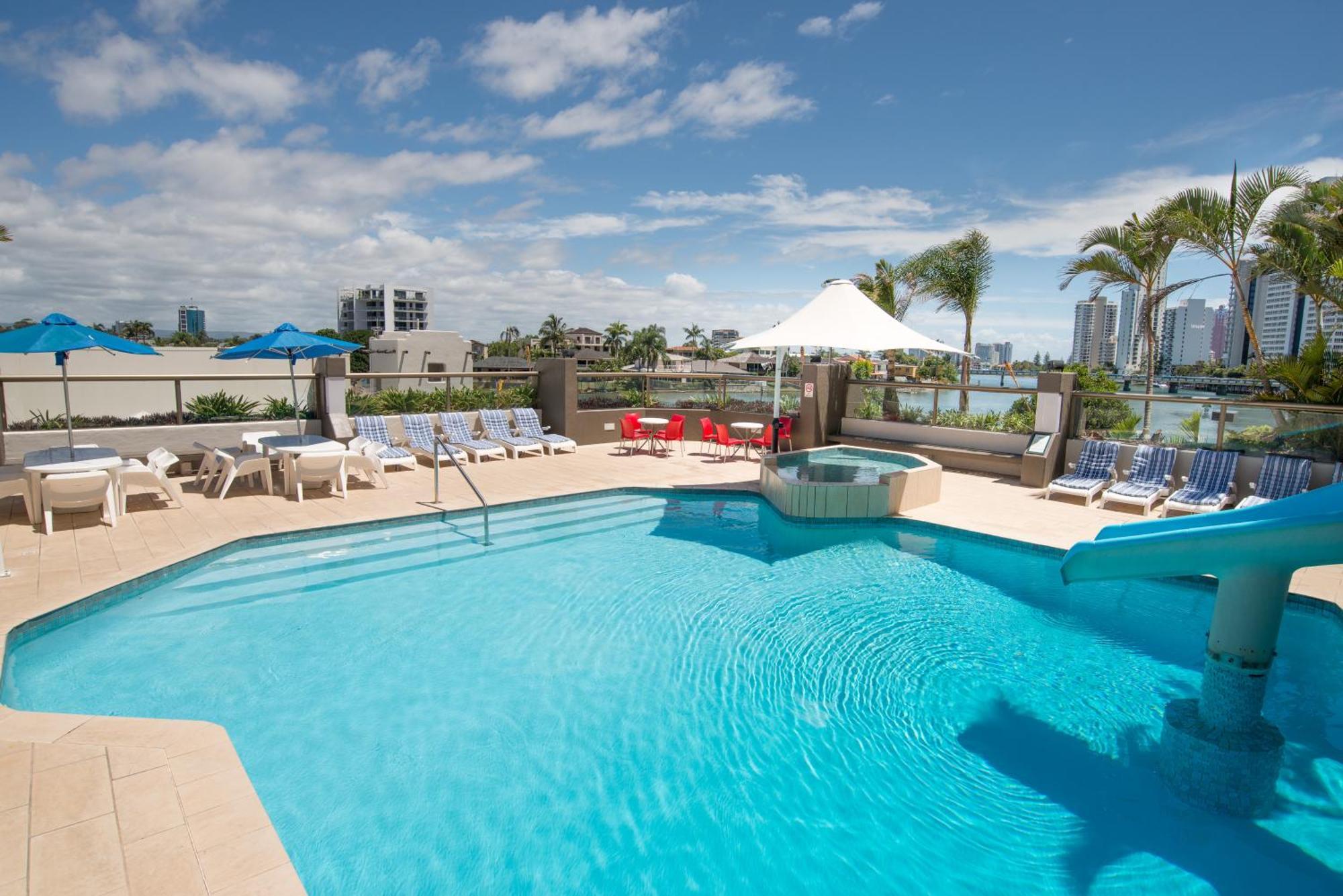 Tiki Hotel Apartments Surfers Paradise Гоулд Коуст Екстериор снимка