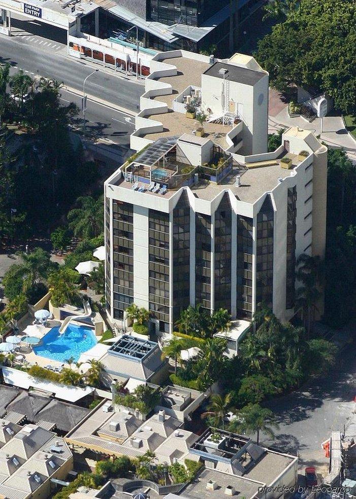 Tiki Hotel Apartments Surfers Paradise Гоулд Коуст Екстериор снимка